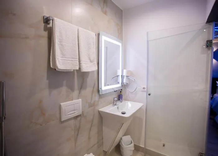 ホテル Deluxe At The Bubbles Jacuzzi 3*